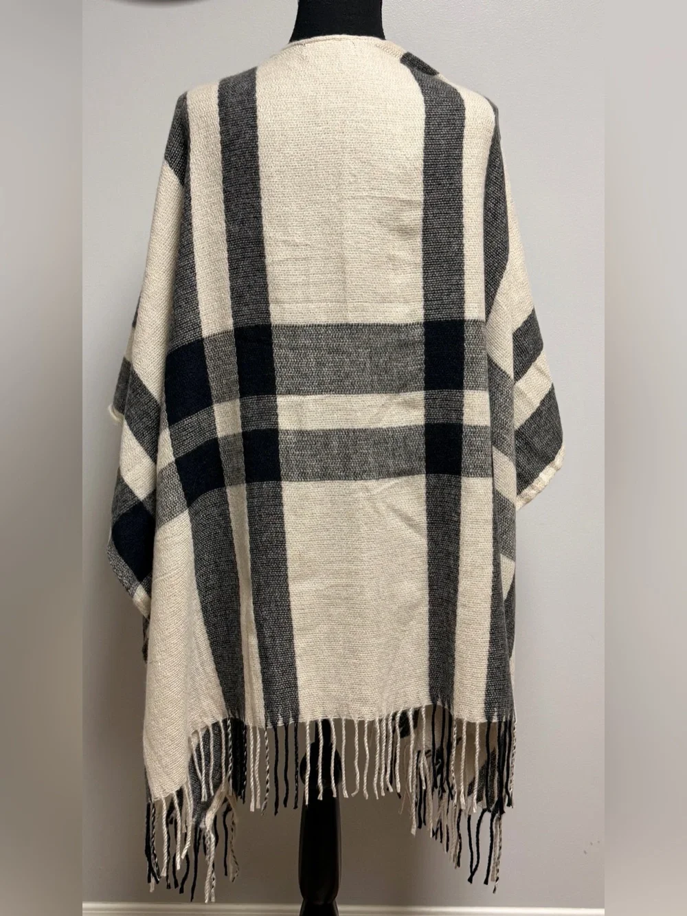 Banana Republic Erin Plaid Wrap Cashmere Blend Fringe Cape Poncho Neutral OS